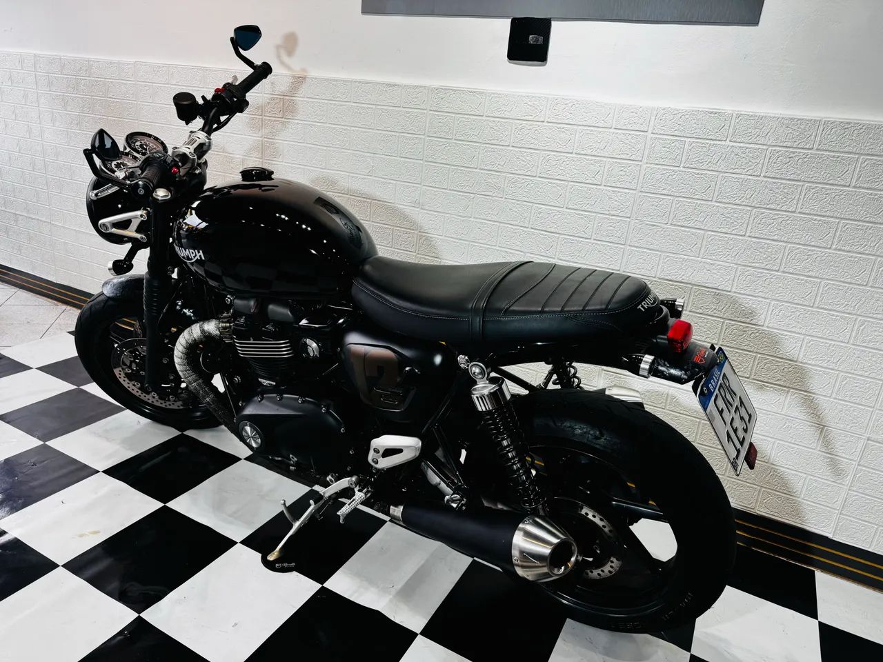 TRIUMPH SPEED TWIN 1200 - Foto 4