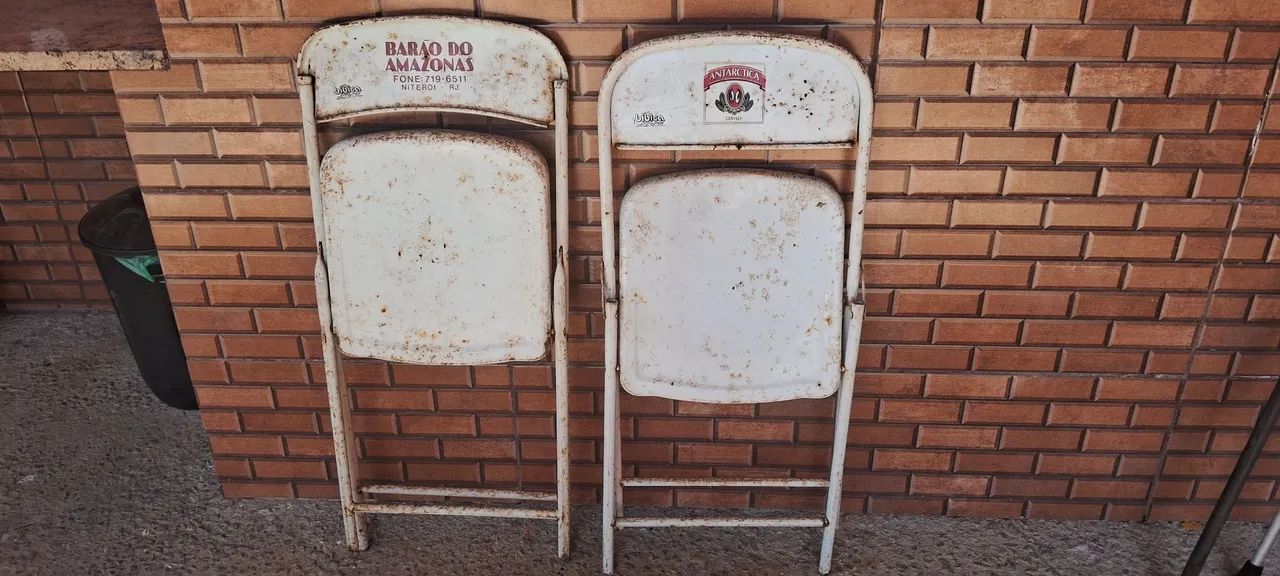 13 Cadeiras de Ferro
