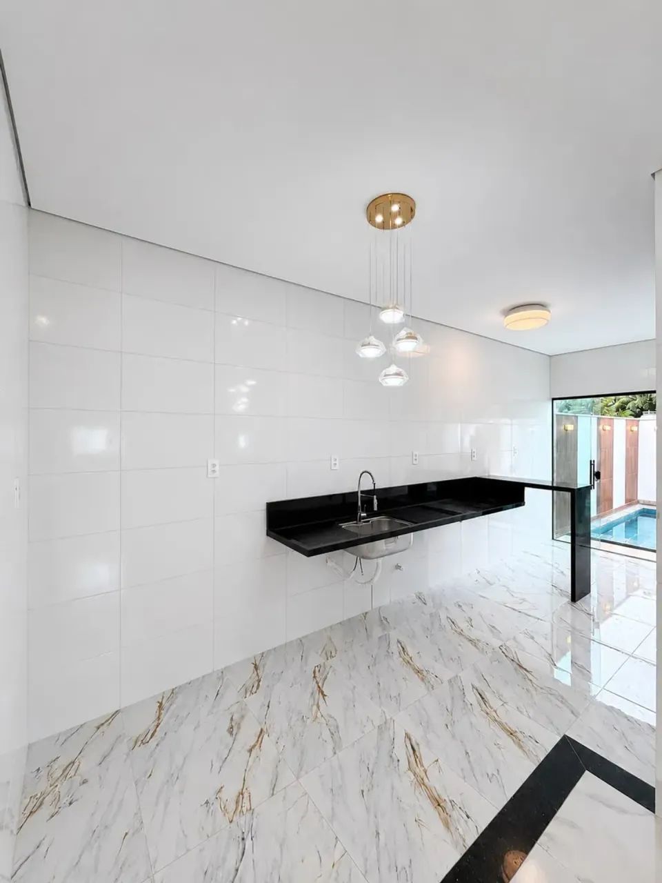 VIVANDA DAS MARINAS, VENDO COM  3 SUÍTES, COM PISCINA - Foto 2