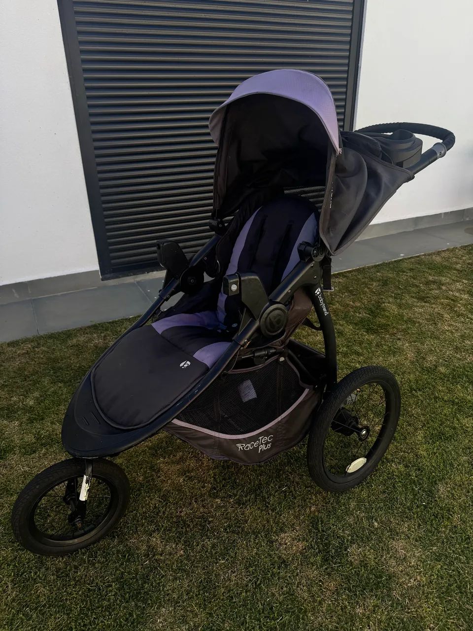 Carrinho de bebê baby trend race  abaixei para vender