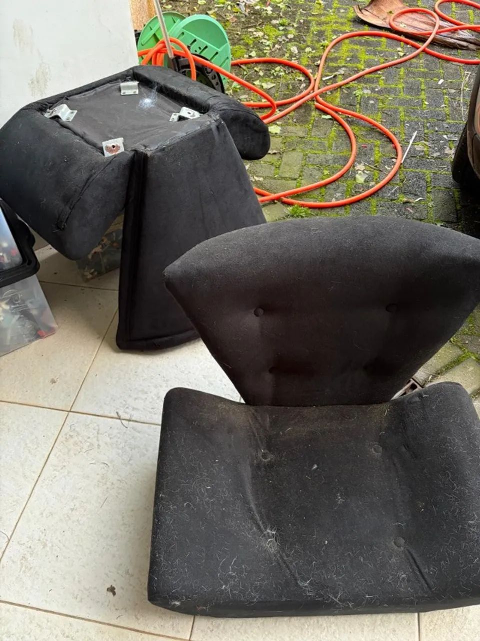 cadeira poltrona sem pé preta
