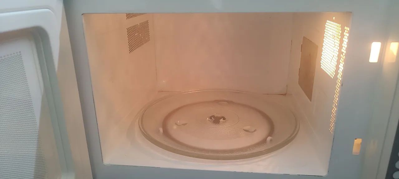 Microondas Eletrolux "31" Litros super conservado  - Foto 5