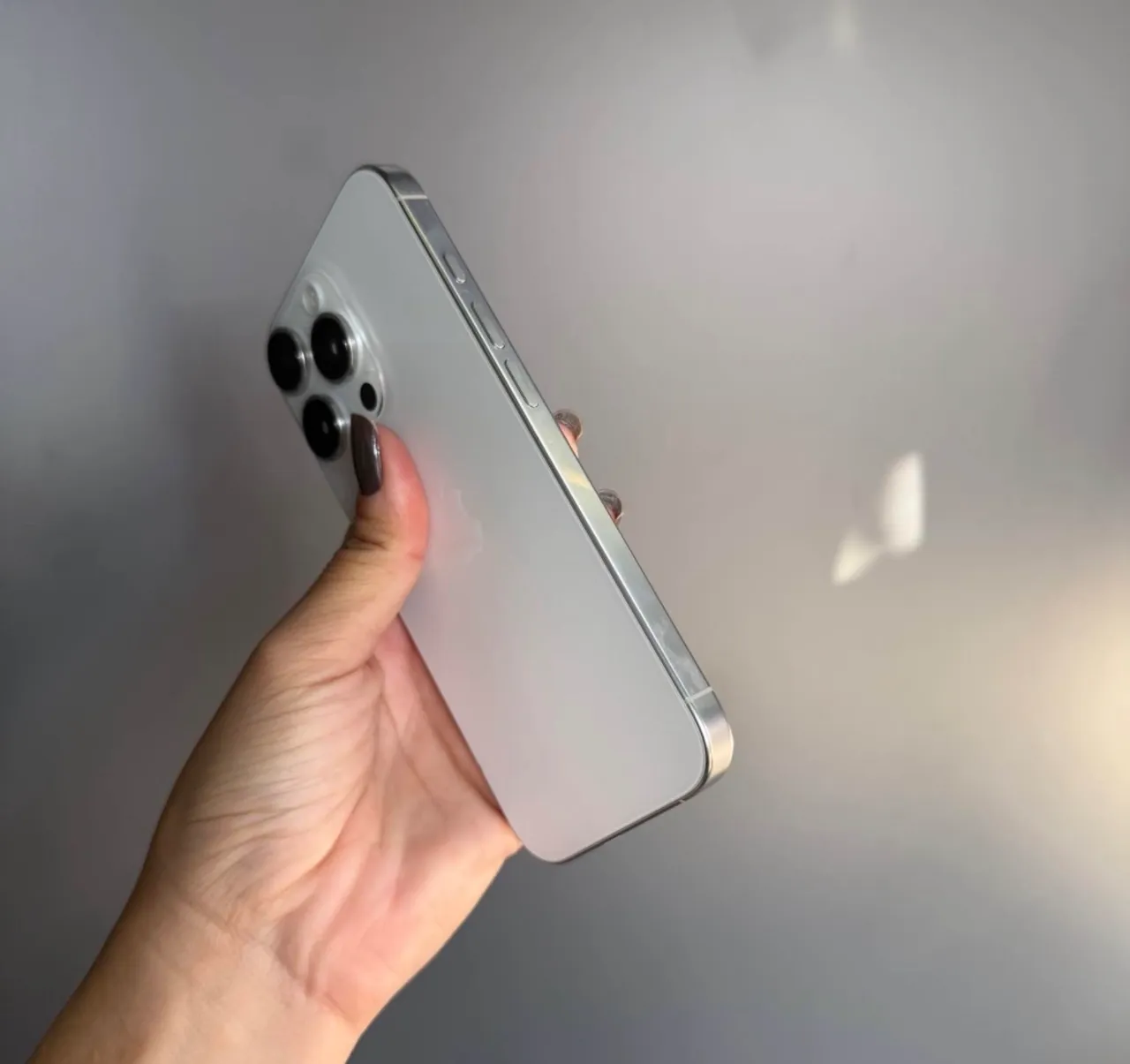 iPhone 17 Pro Max 256 Gb Silver Impecável - Celulares e