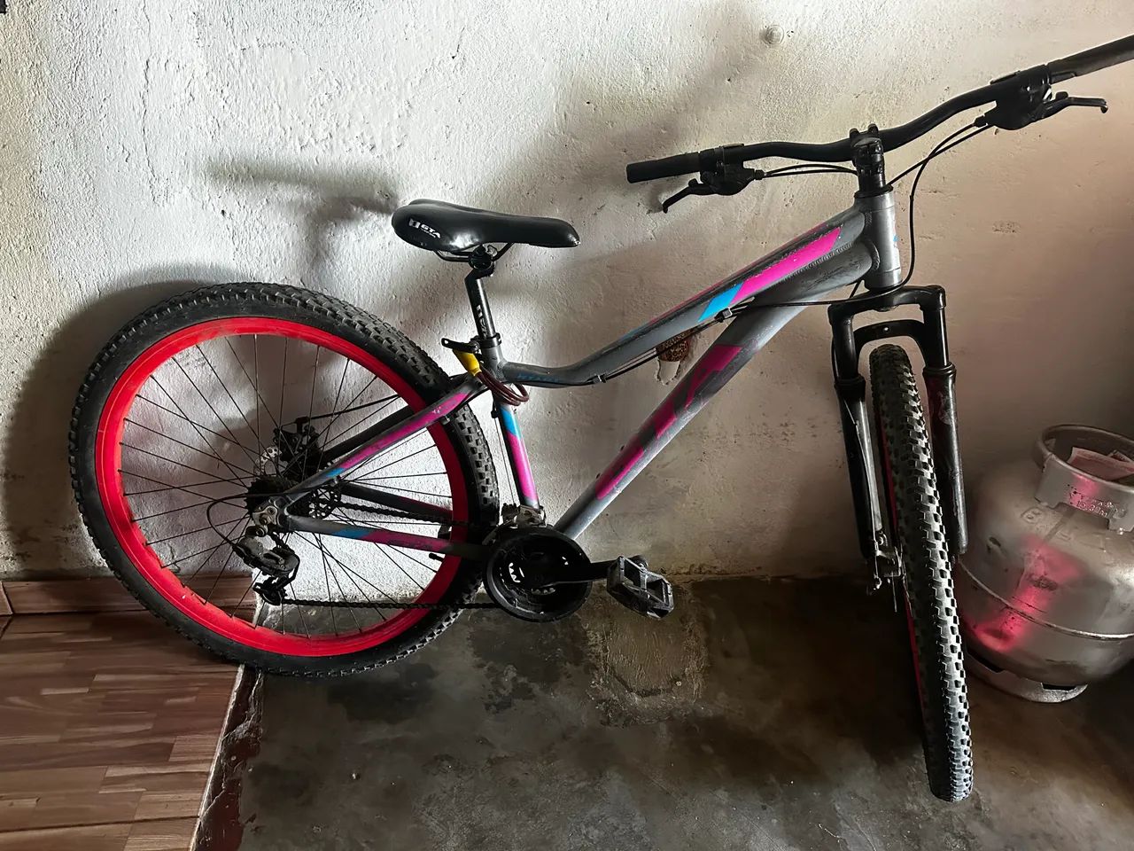 Vende-se bicicleta aro 29 - Foto 4