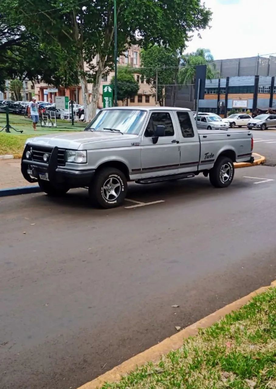 Ford F-1000 1995