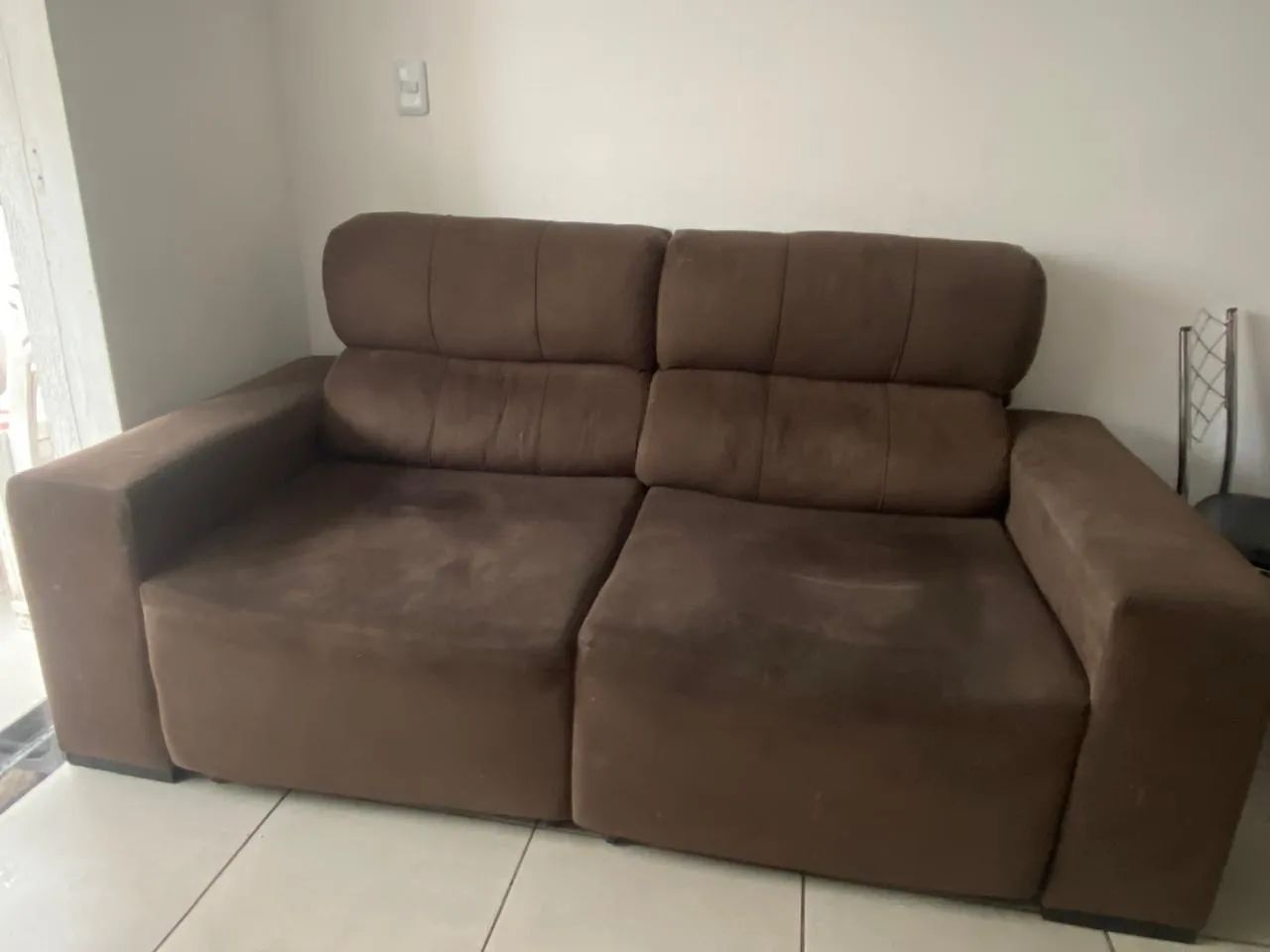 Sofá retrátil e reclinável 