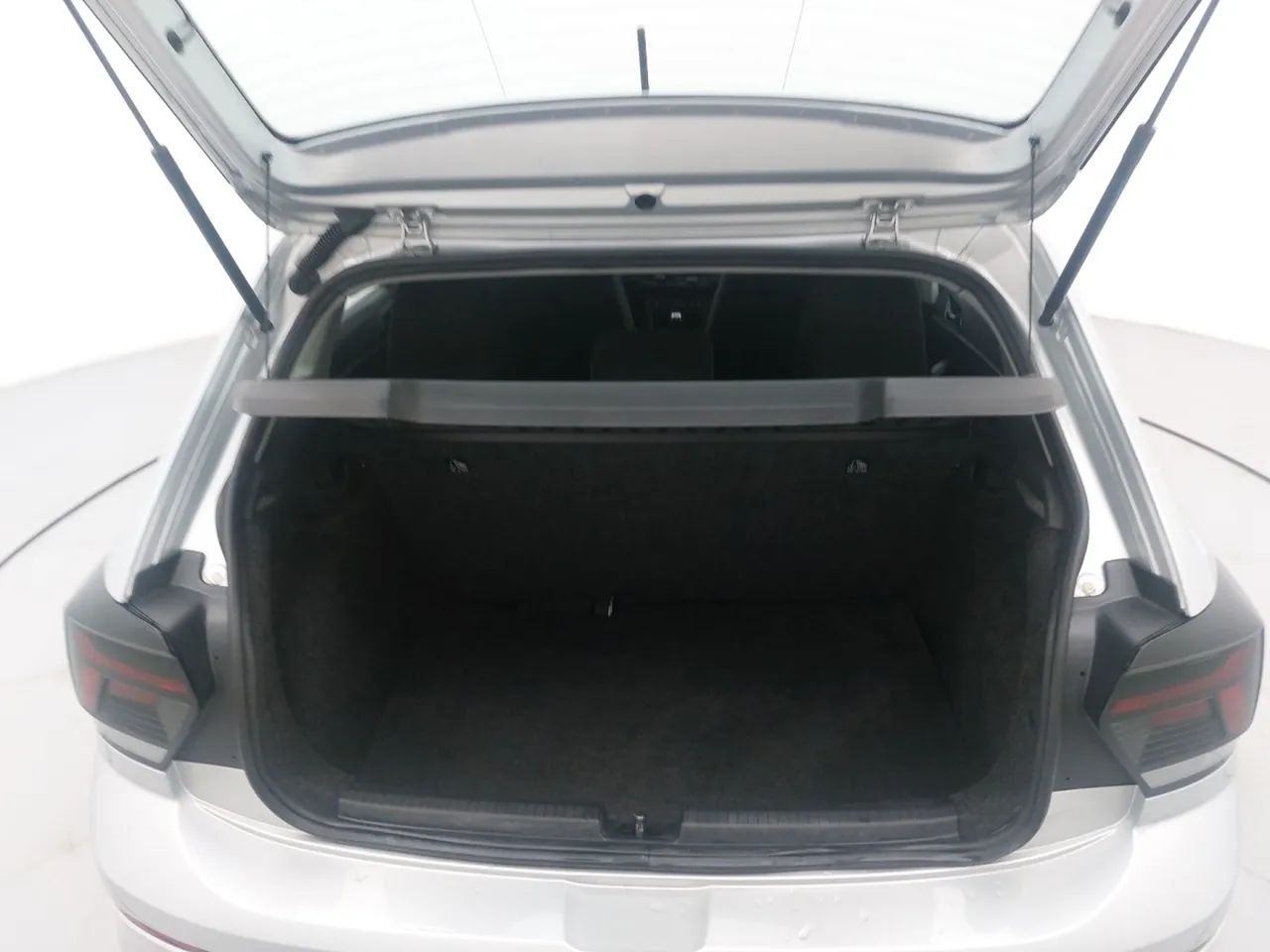 Volkswagen Polo Track 1.0 Flex 12V 5p, foto 9 de 18