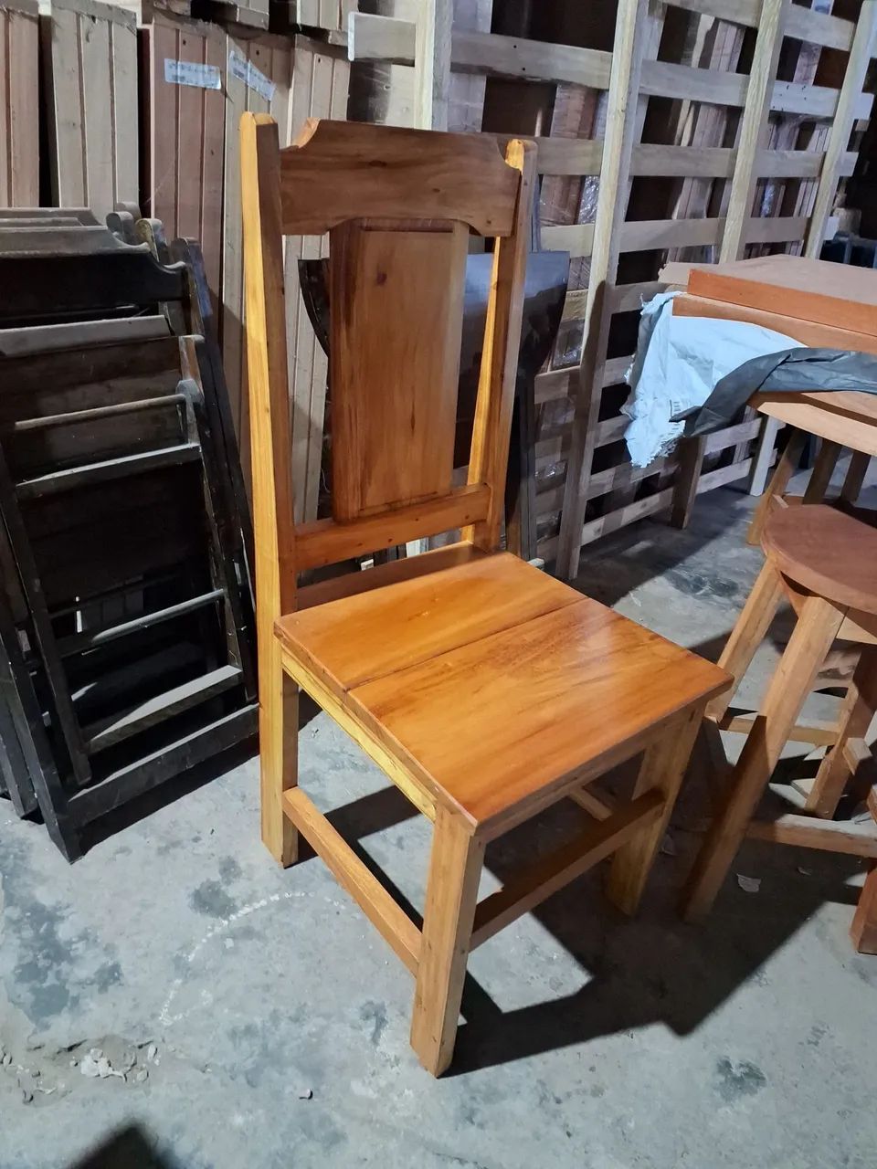 Cadeira de jantar com recosto arcado de madeira maciça - Foto 3