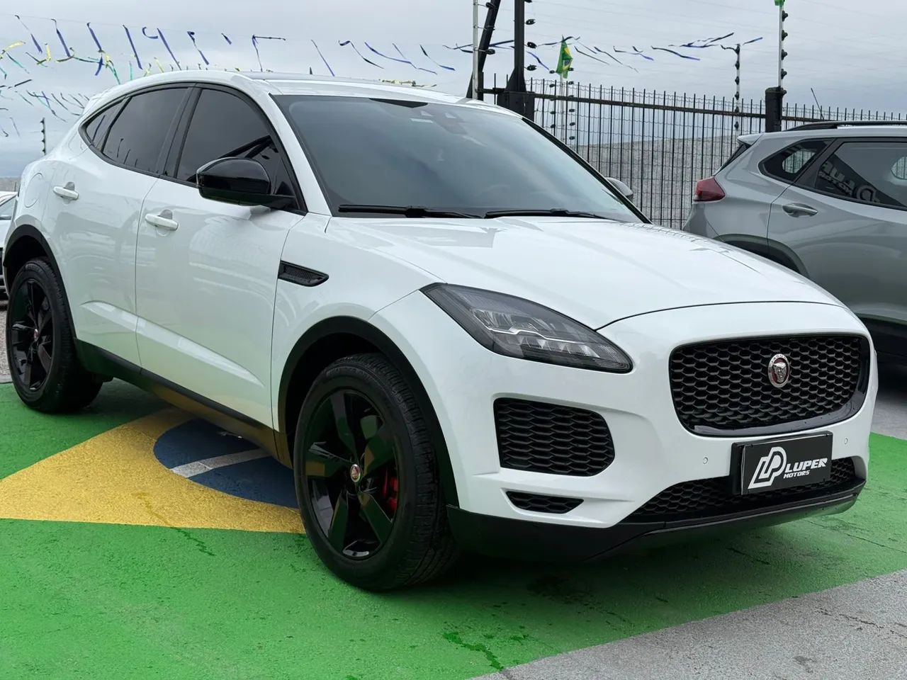 Jaguar E-Pace R-DYN. HSE 2.0 AWD 250cv AUT Flex 2018 - Foto 2