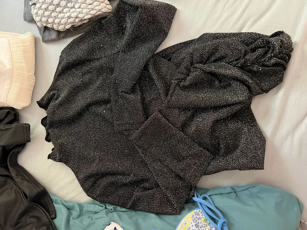 Lote com 23 peças de roupas pp e p - Foto 4