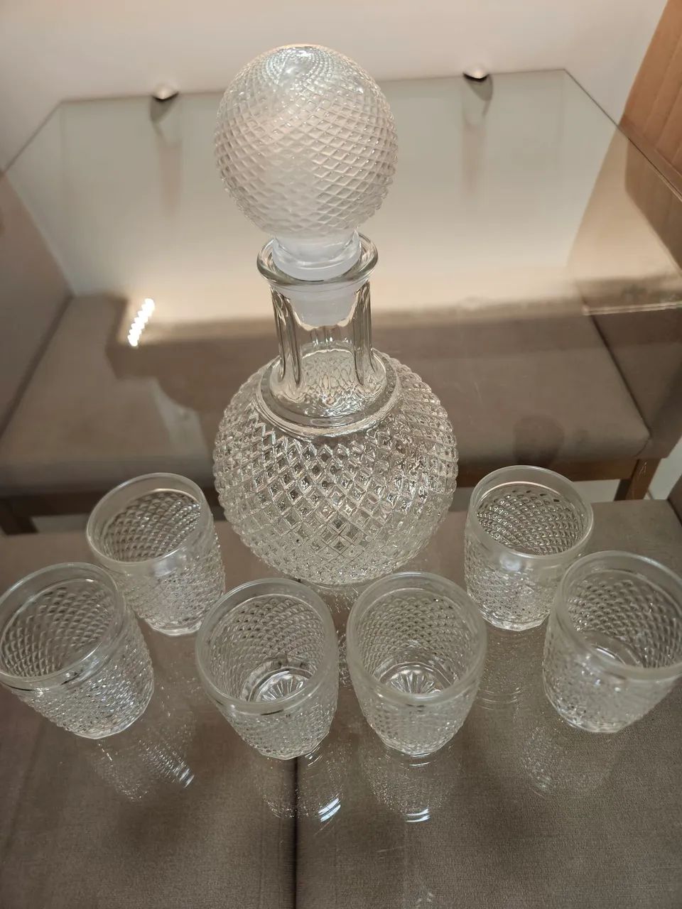 Conjunto licoreira + 6 copos em vidro. - Foto 4