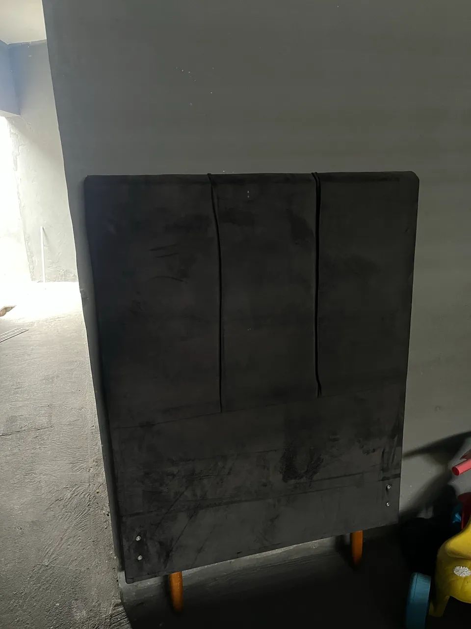 Base de cama em perfeito estado e cabeceira 