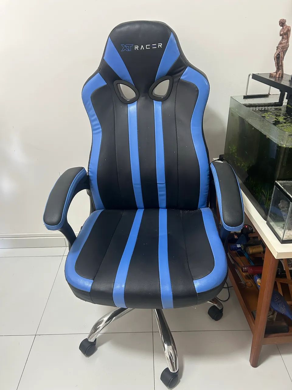Cadeira gamer reclinável com base de aço 