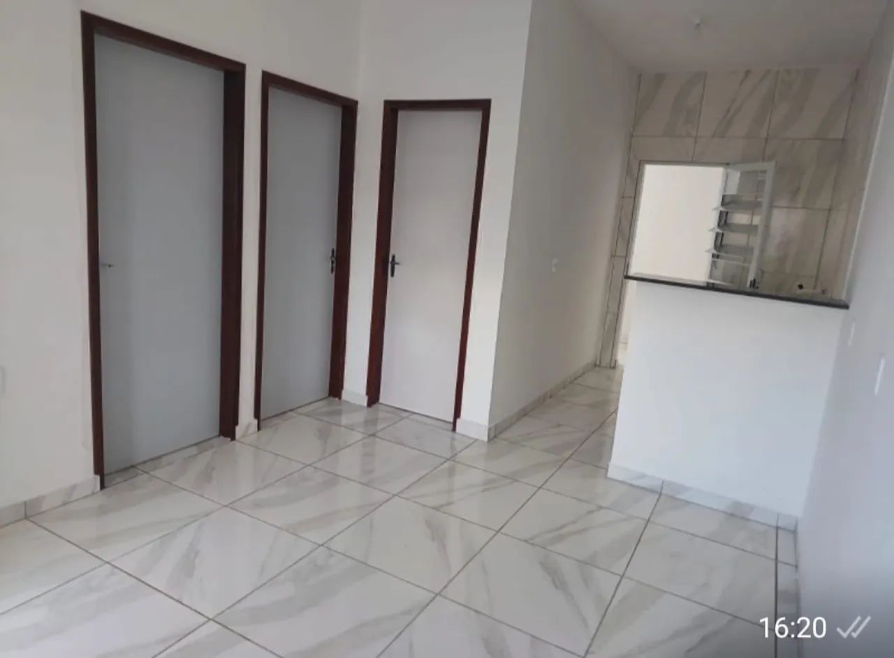 Aluga-se casa na Serraria 
