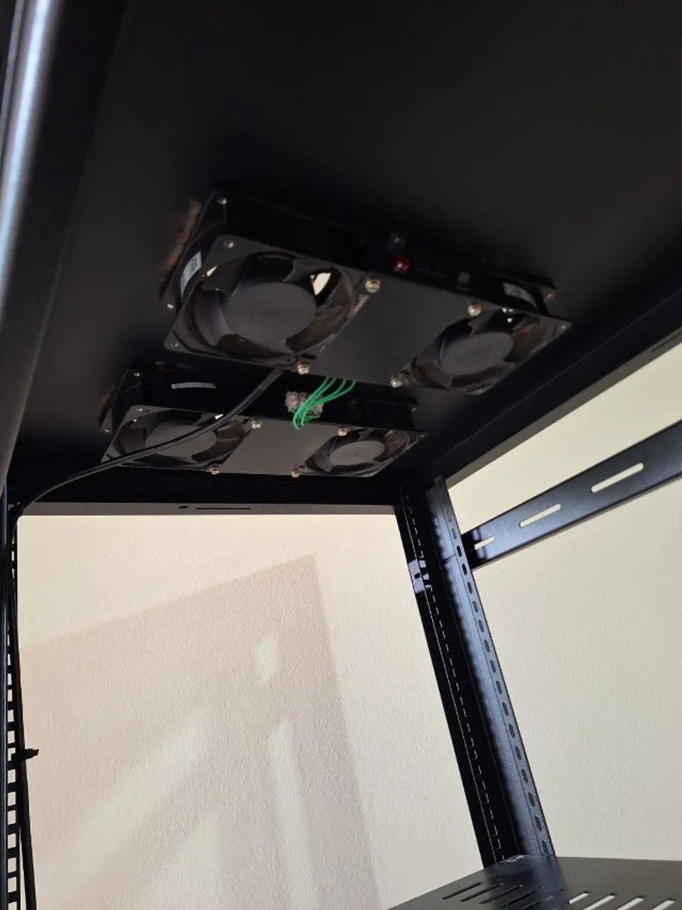Rack Servidor 44U Piso 19? com Porta de Vidro, Bandejas e Ventilação - Foto 4