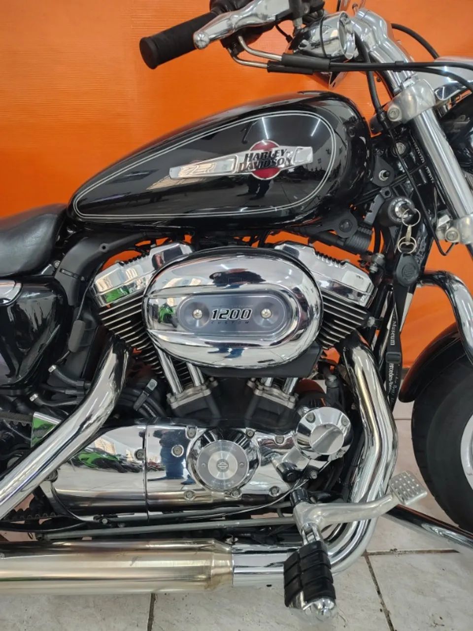Harley Davidson XL 1200 Custom preta 2012 - Foto 2