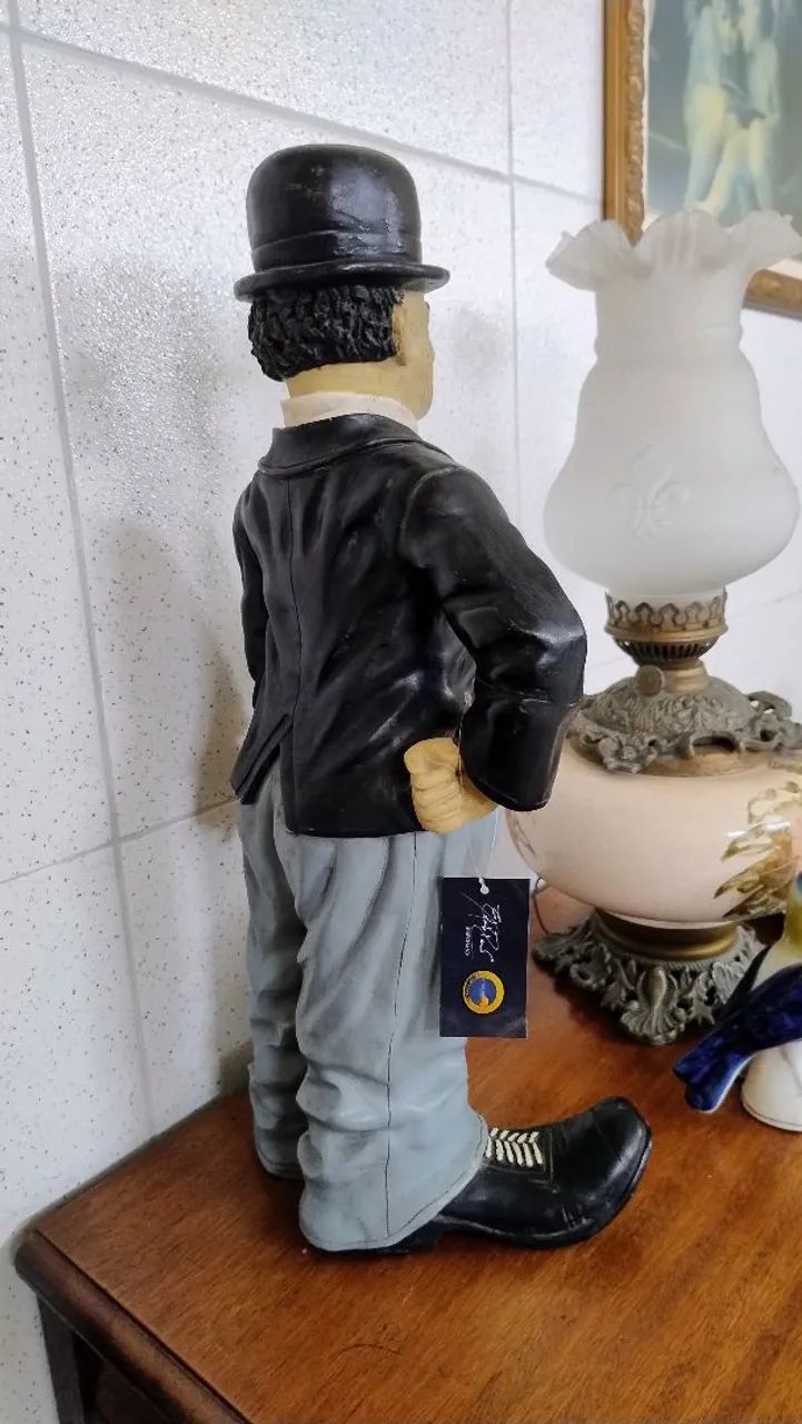 Estátua de chalin Chaplin  - Foto 4