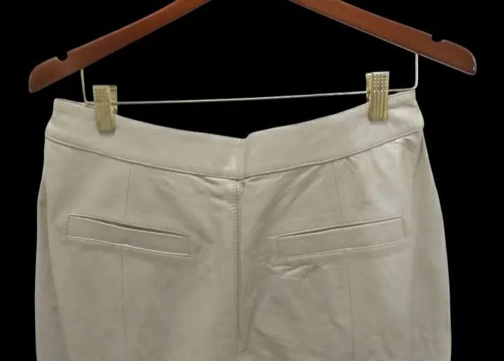 CALÇA DE COURO LEGÍTIMO, MARCA ANNE FERNANDES. NOVA! COM ETIQUETA! - Foto 5
