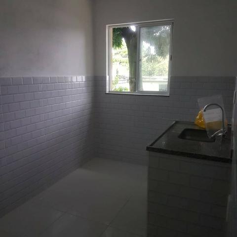 035 Casa 3 qts, quintal livre na frente - junto ao Viaduto - Nilópolis - Foto 9