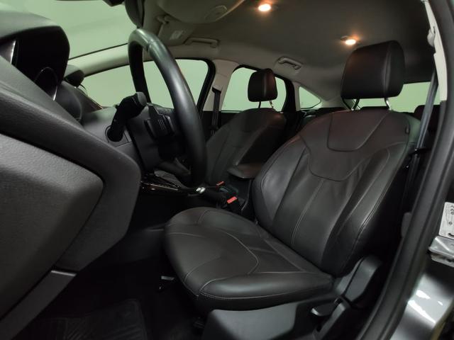 Focus titanium hatch 2016 c/44.000km automático. léo careta veículos - Foto 2