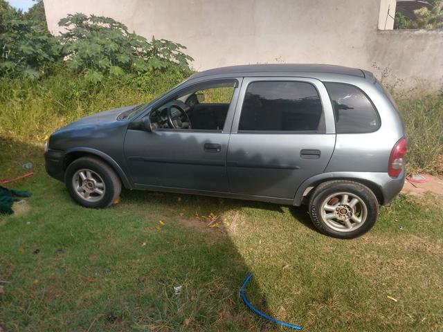 Corsa Hatch 4 portas vidro elétrico trav elétrica e alarme - Foto 2