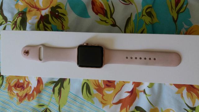 Vendo apple watch serie 3 rose com GPS + Celular com marca de uso - Foto 3