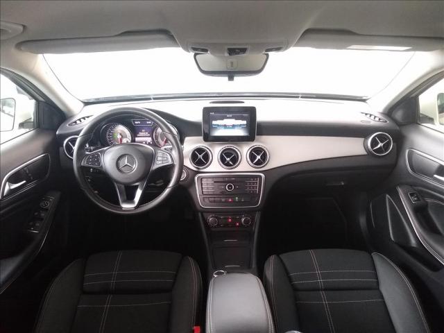 MERCEDES-BENZ GLA 200 1.6 CGI STYLE 16V TURBO FLEX 4P AUTOMÁTICO - Foto 3