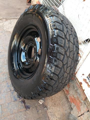 Step dodge ram pneu/roda novo$ 1.200.00