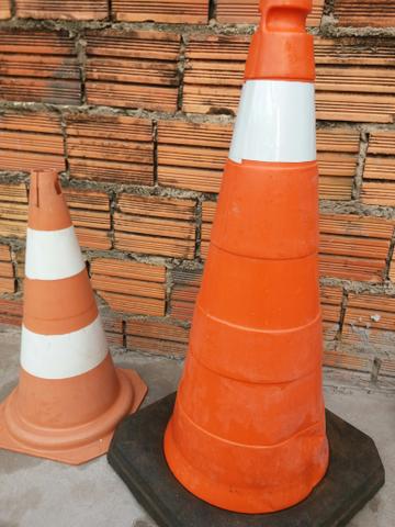Vendo dois cones em perfeito estado
