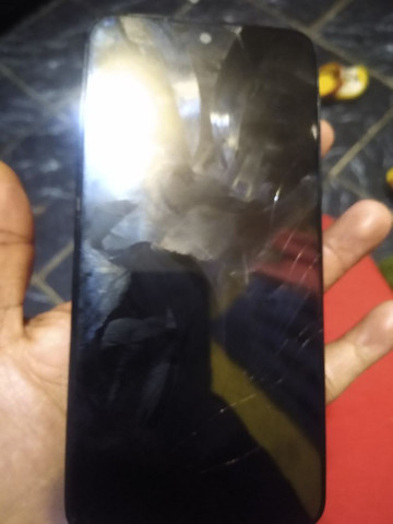 Motorola G7 plus 64gb vidro trincado mais funcionando perfeitamente - Foto 3