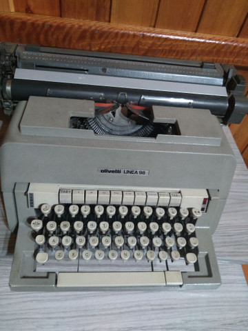 Linda !!! Máquina de escrever antiga !!! - Foto 3