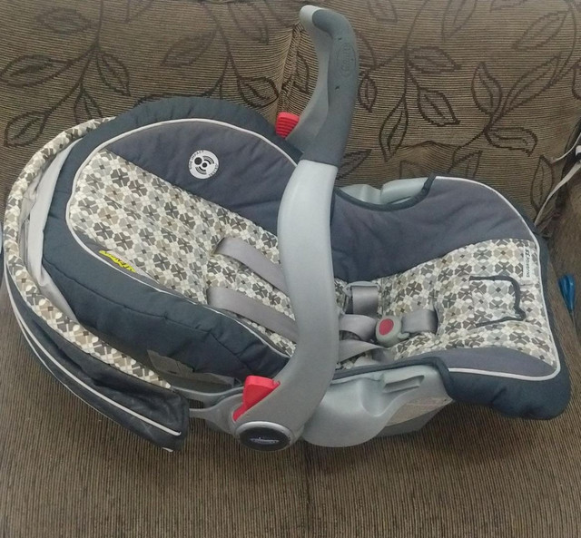 Bebê conforto Graco com base para carro - Foto 2
