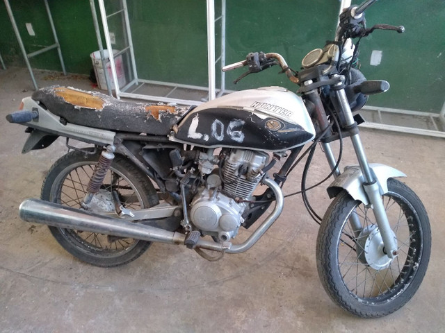 Sucata Hunter 125