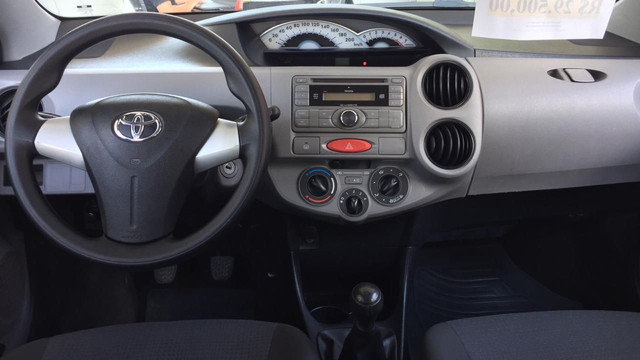 Etios XS 1.3 2013 - Foto 3