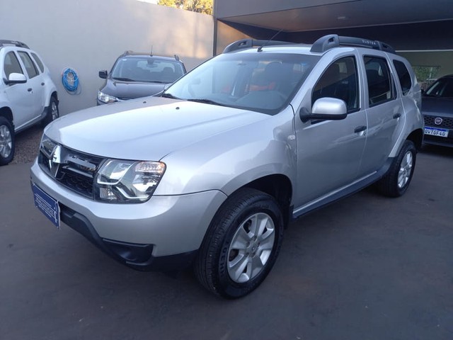 RENAULT DUSTER 16 E CVT