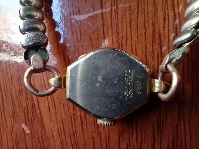 Antigo relógio de pulso  - Foto 4