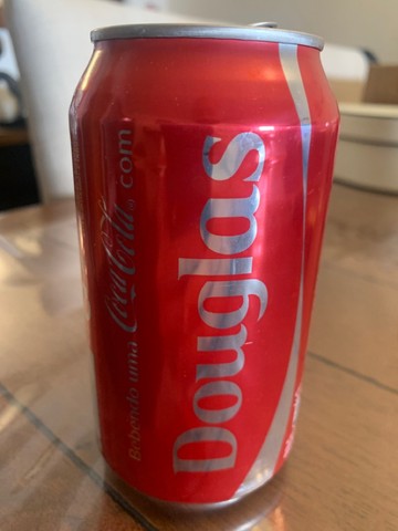 Lata Coca Cola vazia nome Douglas 2015 - Hobbies e coleções