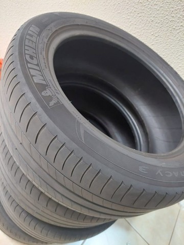 Vendo pneus 225/50 aro 17, meia-vida, marca Michelin. - Foto 3