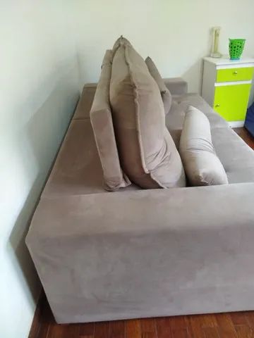Sofá cama retrátil em sued cinza, conservadíssimo. - Foto 3