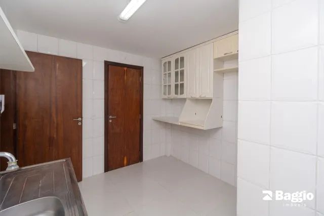 Apartamento de 3 quartos para alugar no bairro Batel