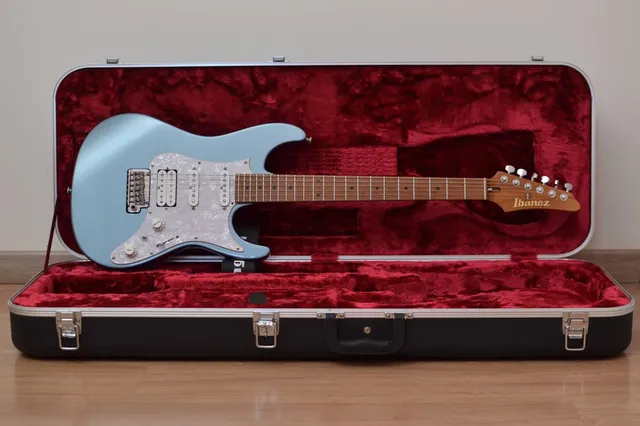 Guitarra Ibanez Prestige Az2204 Ice Blue Metallic Japan Hard Case Deluxe