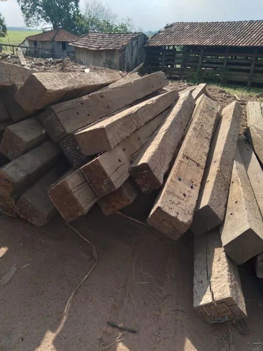 Lote de Mil Dormentes. 17cmx24cmx2,80metros 1° Linha Madeira Nativa - Foto 3