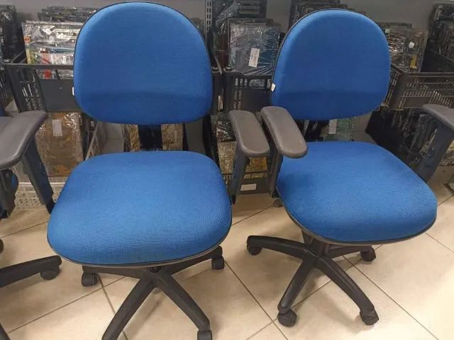 Cadeira para Escritório Azul com Rodinhas Apoio de braço Confortável Grande Quantidade - Foto 5
