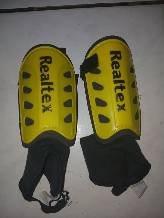 Caneleiras de Futebol Realtex - Tamanho Infantil