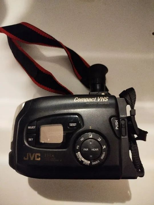 Filmadora JVC 18x modelo JVC GR-AX720 - Foto 3