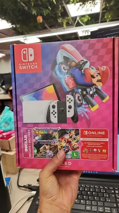 Bundle Nintendo Switch OLED com Mario Kart 8