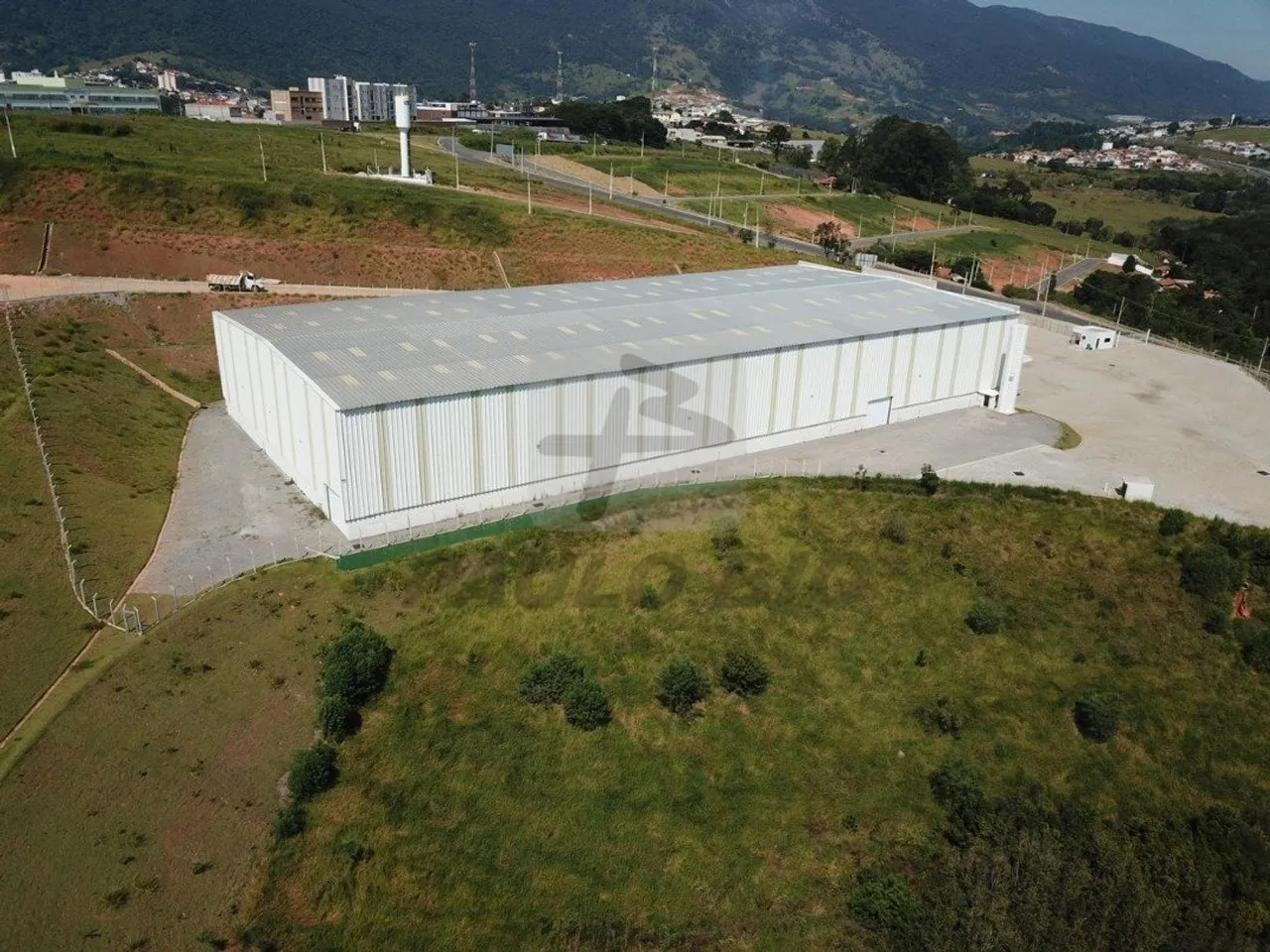 Galpão Industrial para alugar no bairro Ponte Nova em Extrema - MG.