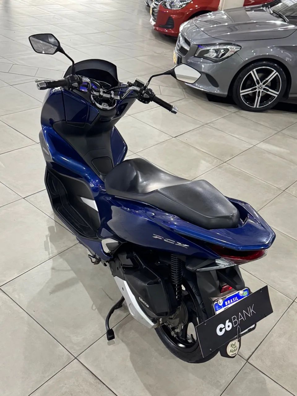 Honda PCX 150 baixo KM - Foto 3
