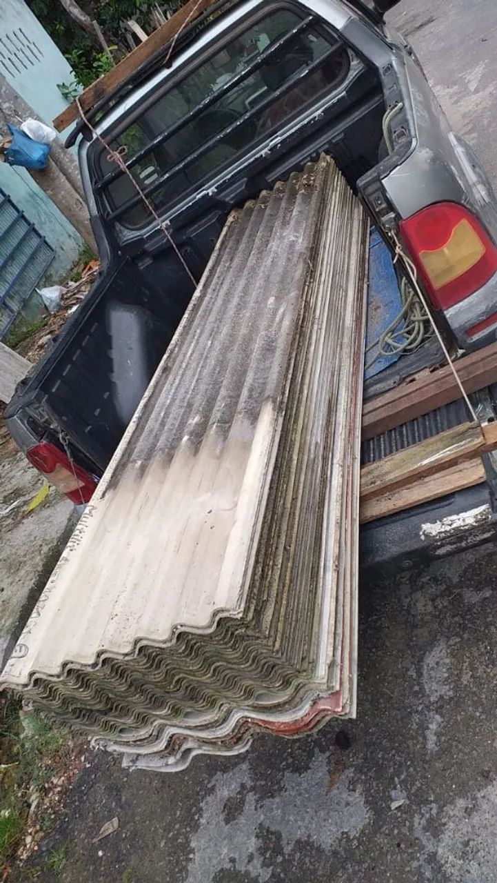 Vende-se 50 telhas Brasilit da calha fina 10 reais a unidade  - Foto 3