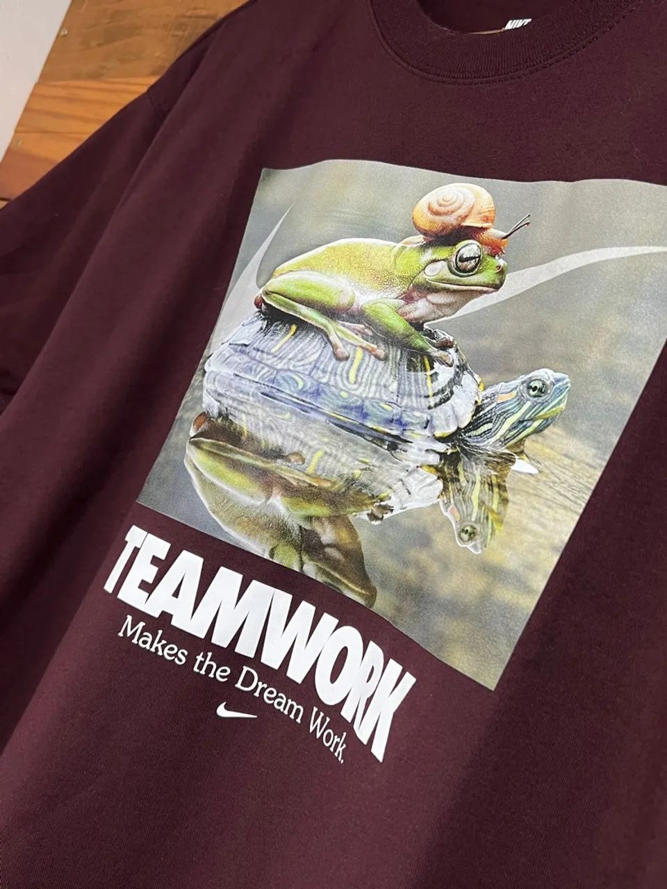Camiseta Nike Teamwork - Marrom Tamanho P ! Nova e original  - Foto 2